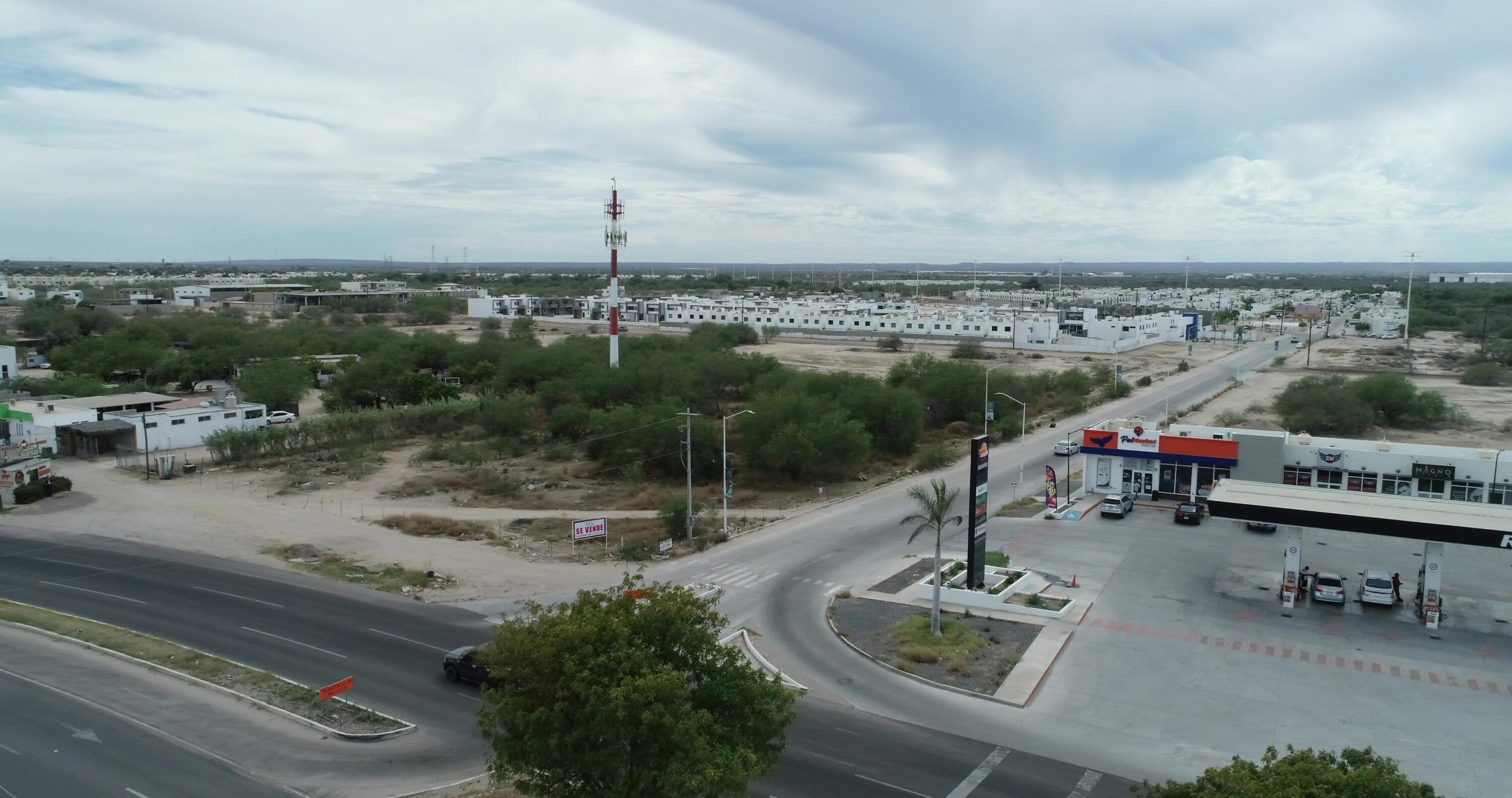 Blvd Pino Payas, Esquina Comercial Pino Payas