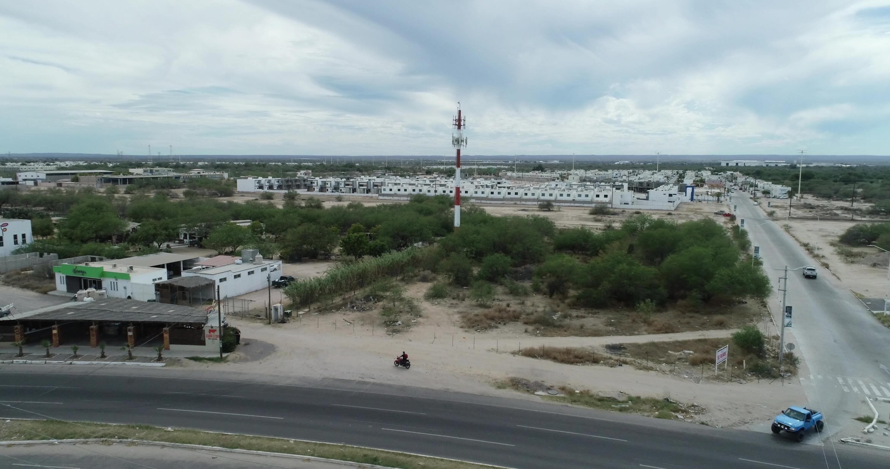 Blvd Pino Payas, Esquina Comercial Pino Payas