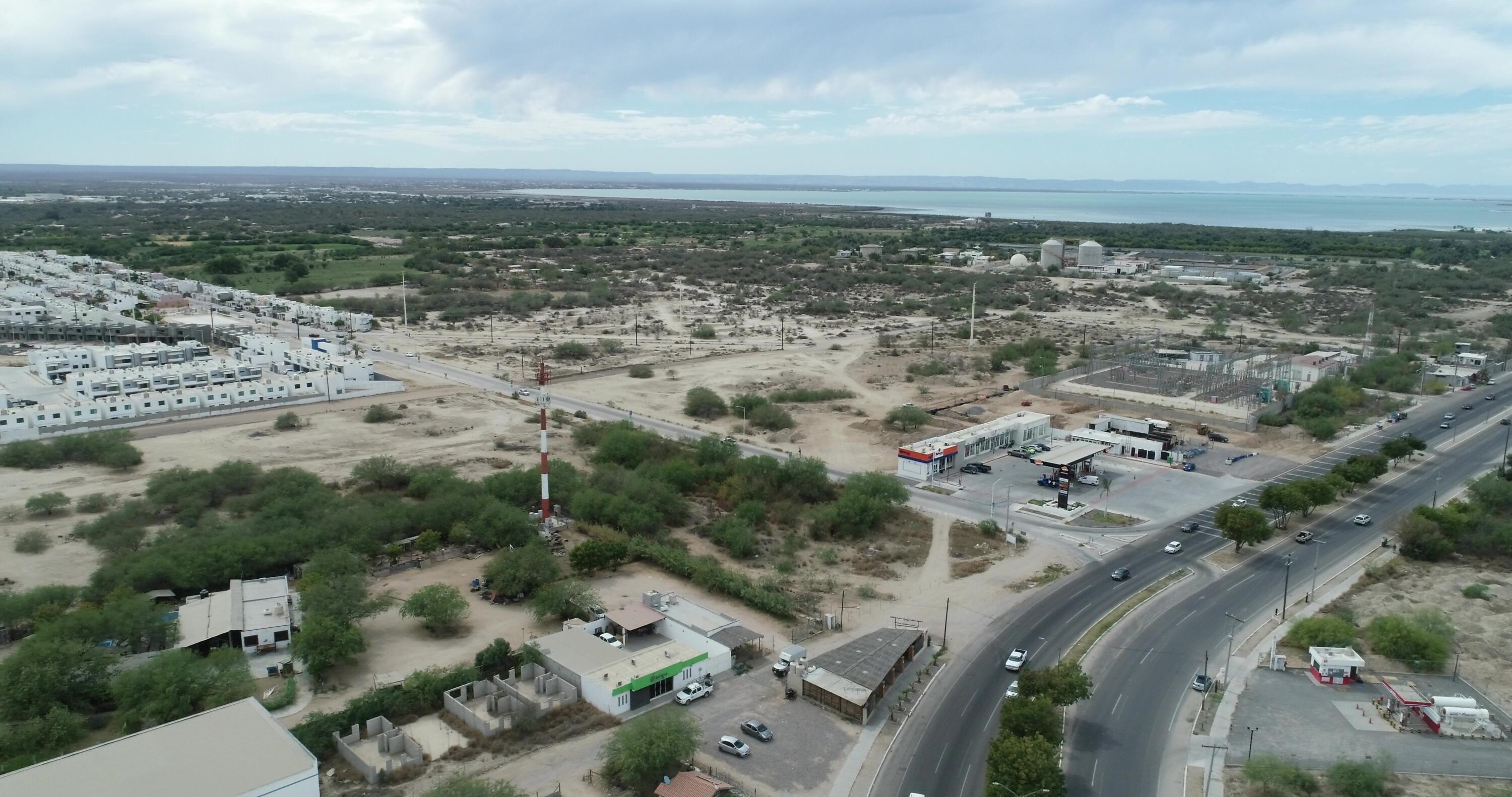 Blvd Pino Payas, Esquina Comercial Pino Payas