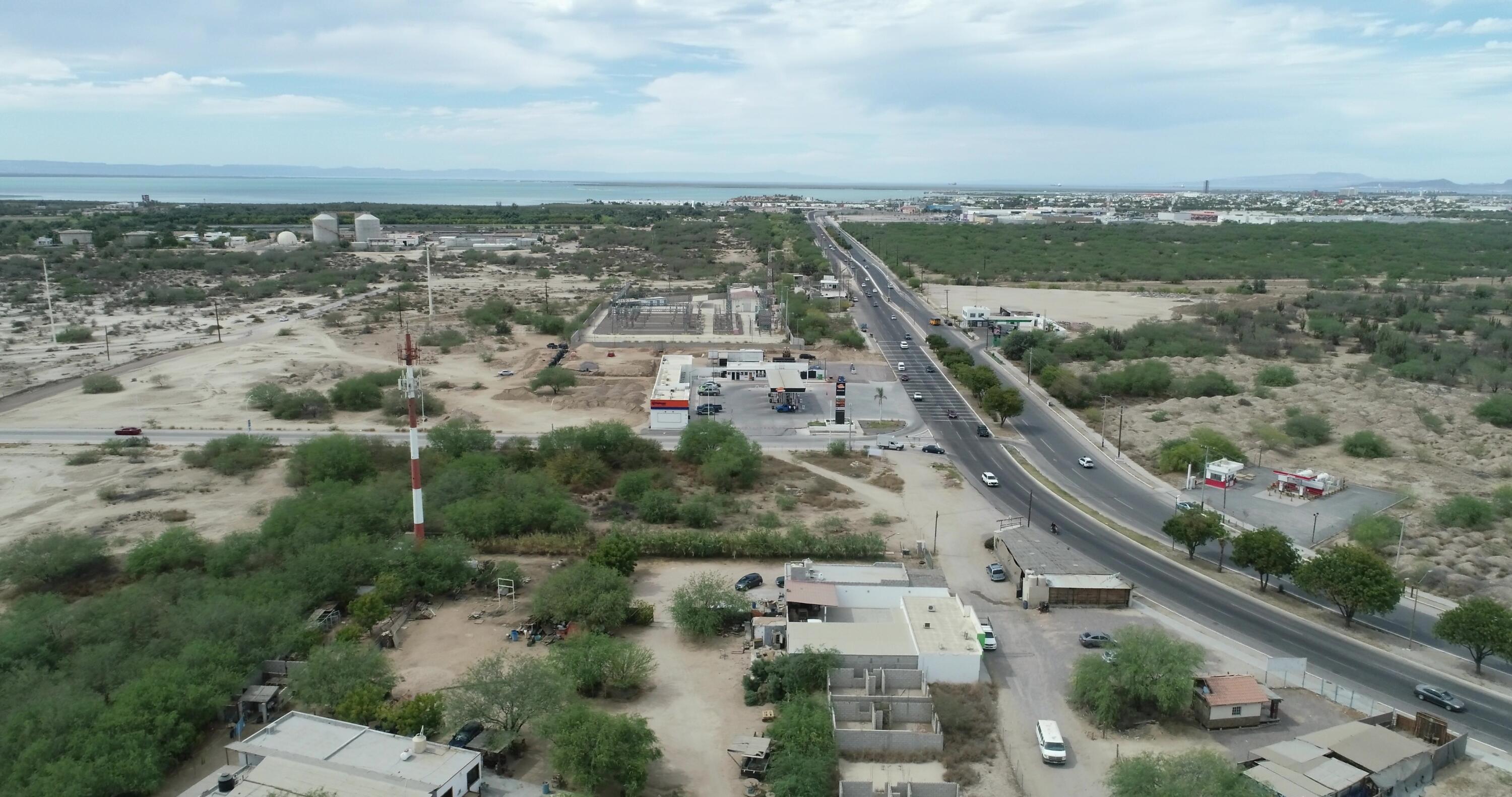 Blvd Pino Payas, Esquina Comercial Pino Payas