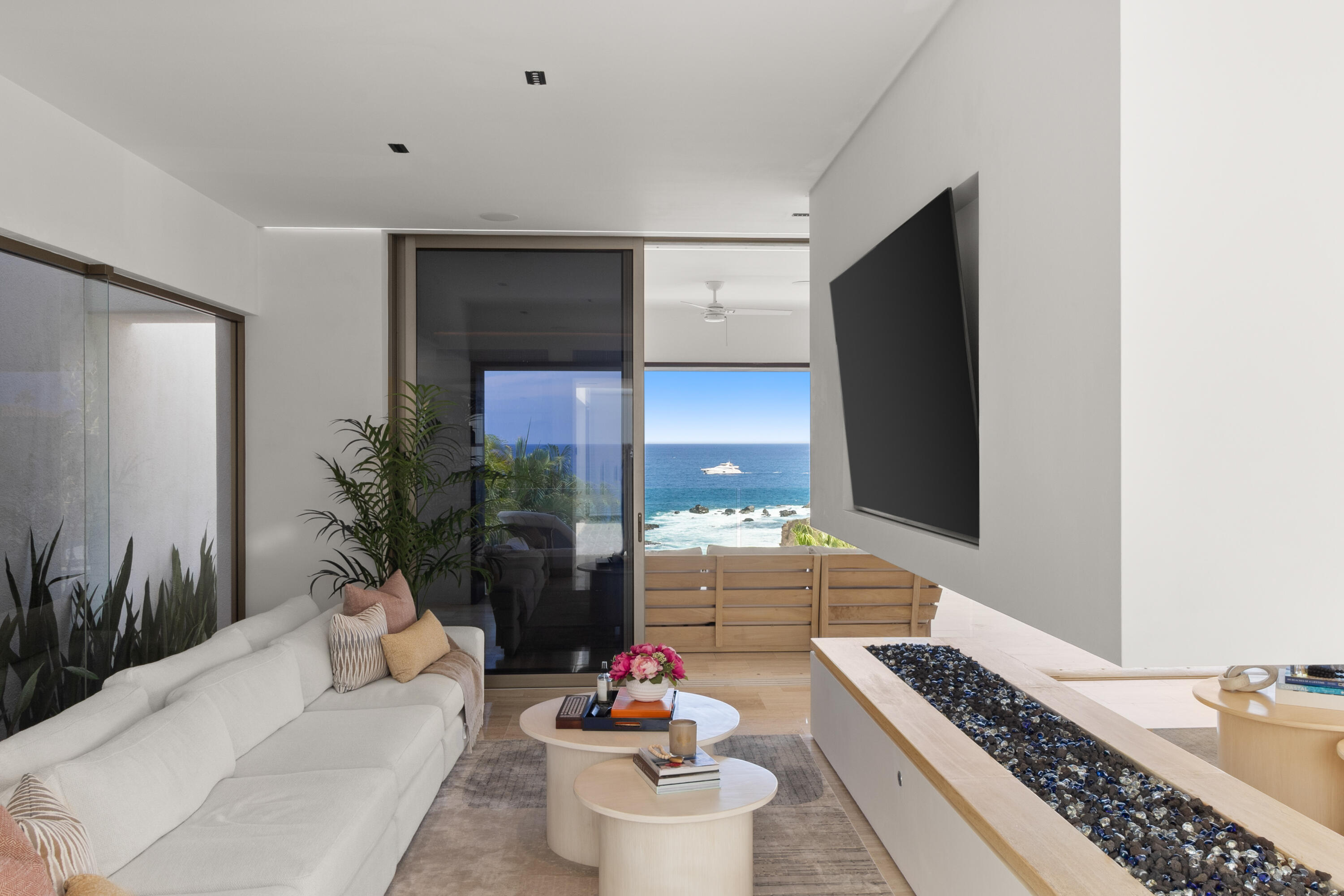17 Playa del Rey, Villa Del Rey