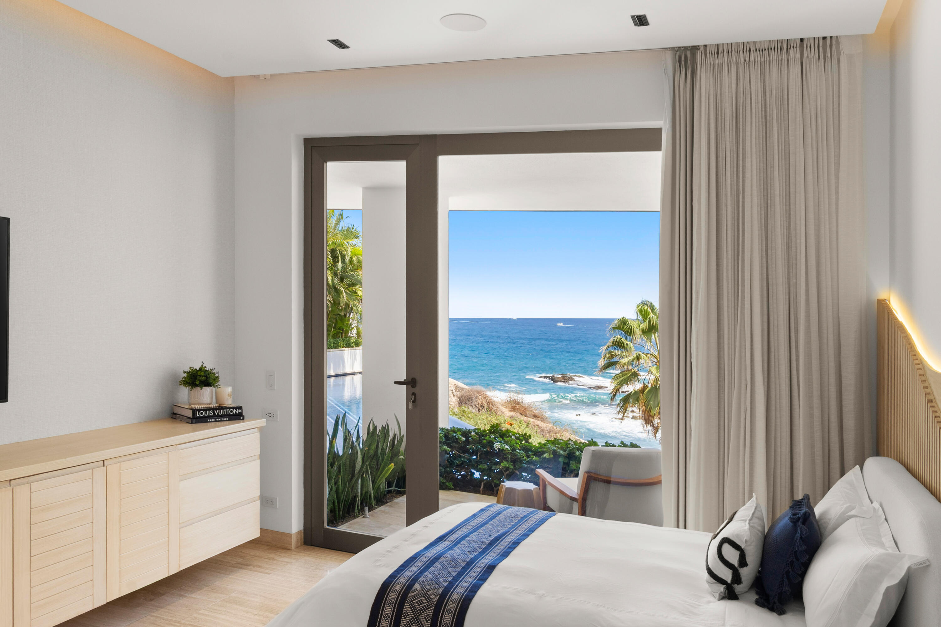 17 Playa del Rey, Villa Del Rey