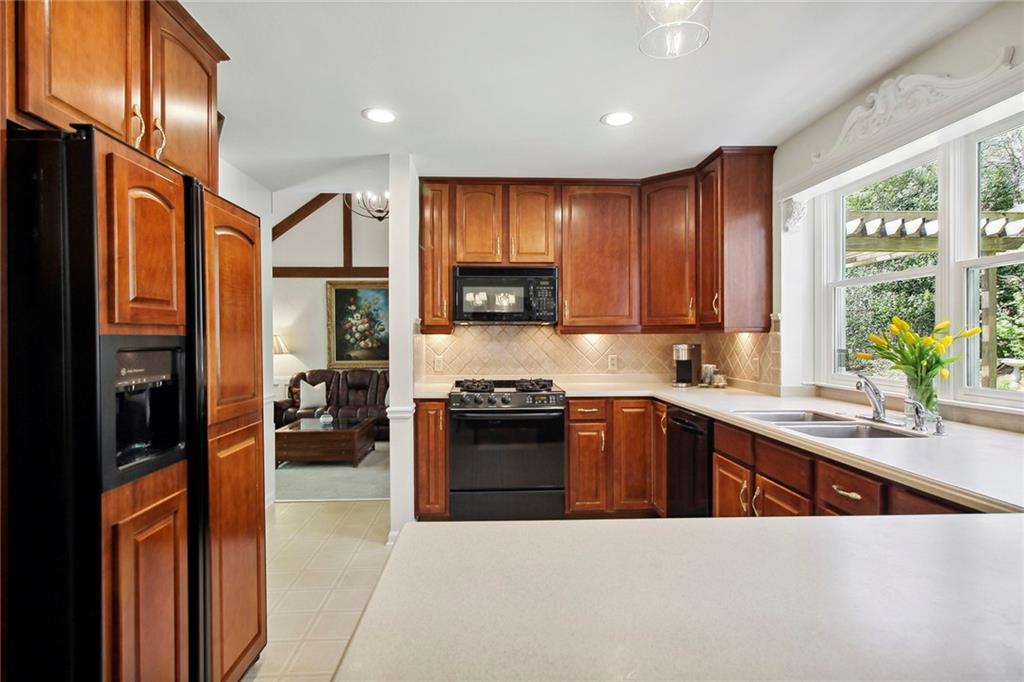 285 Brackenwood Circle