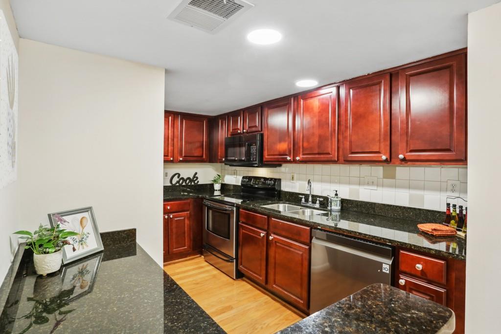 6900 Roswell Road Unit Q22