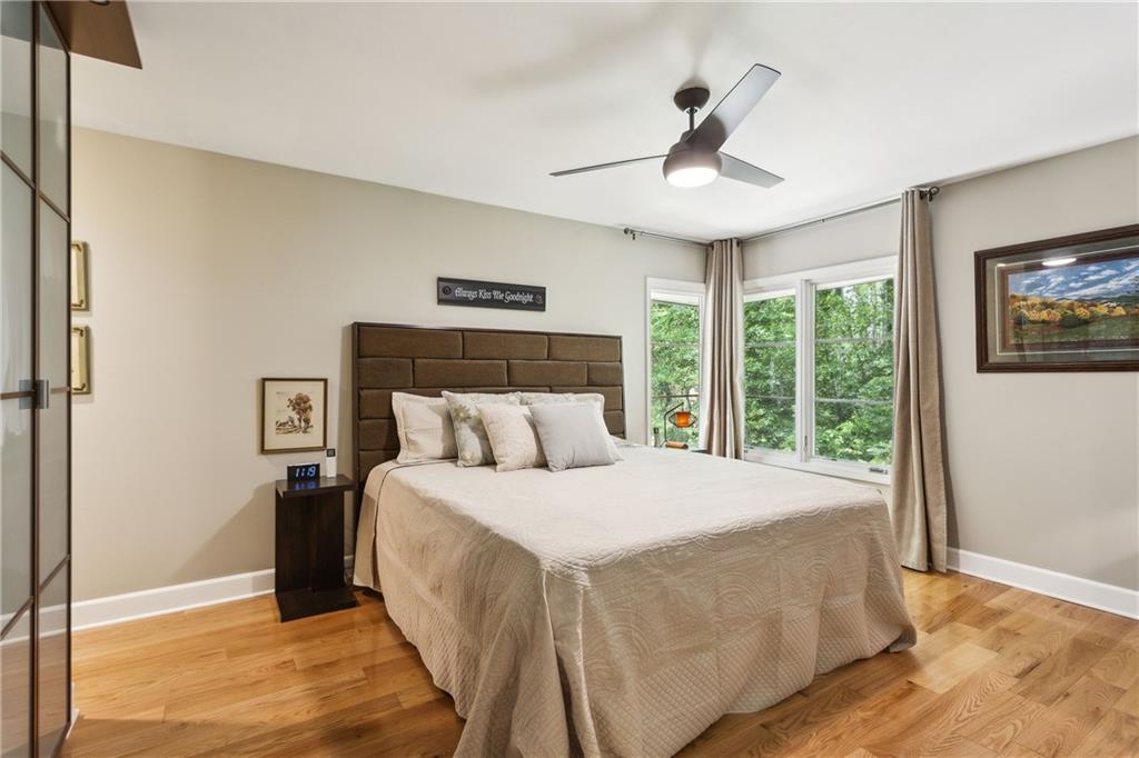 240 W Spalding Drive
