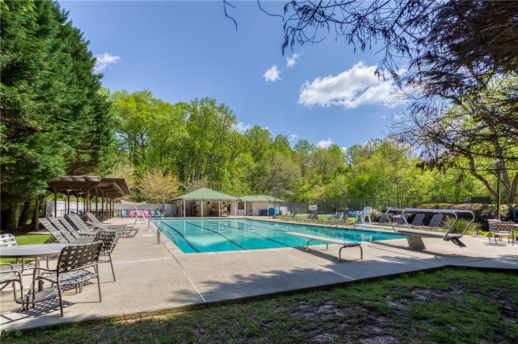 240 W Spalding Drive