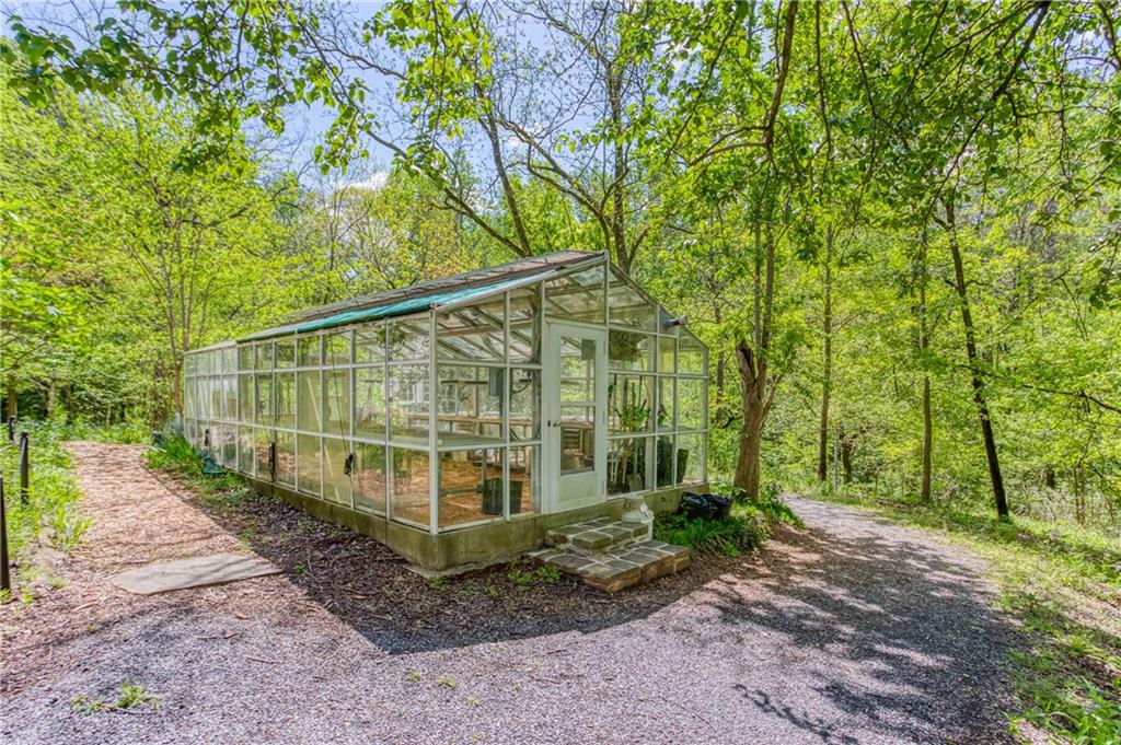 240 W Spalding Drive