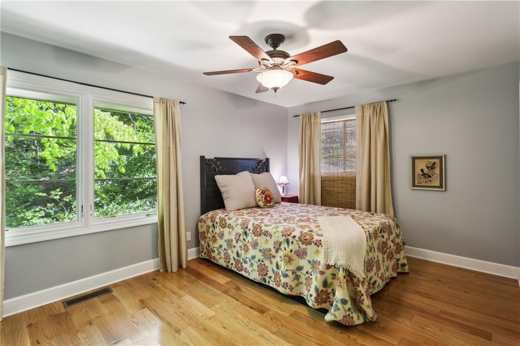 240 W Spalding Drive