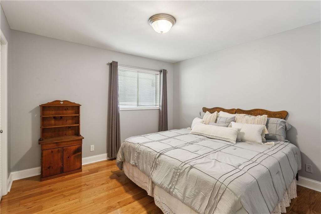 240 W Spalding Drive