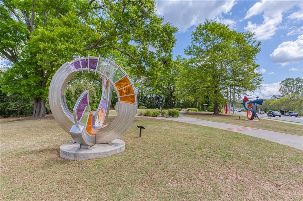 240 W Spalding Drive