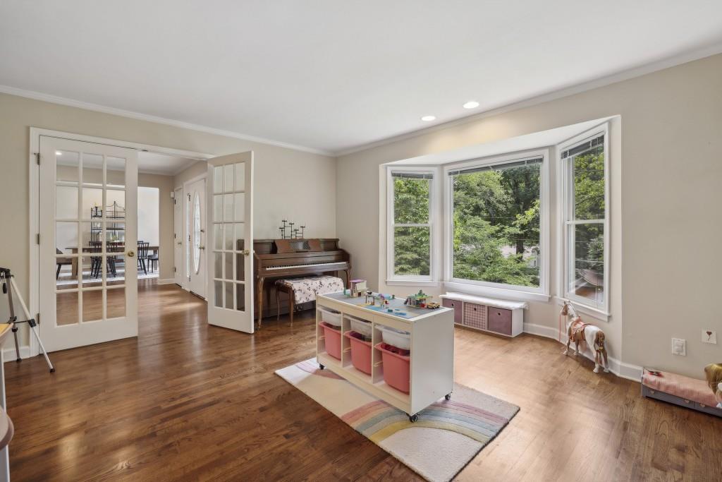 390 W Spalding Drive