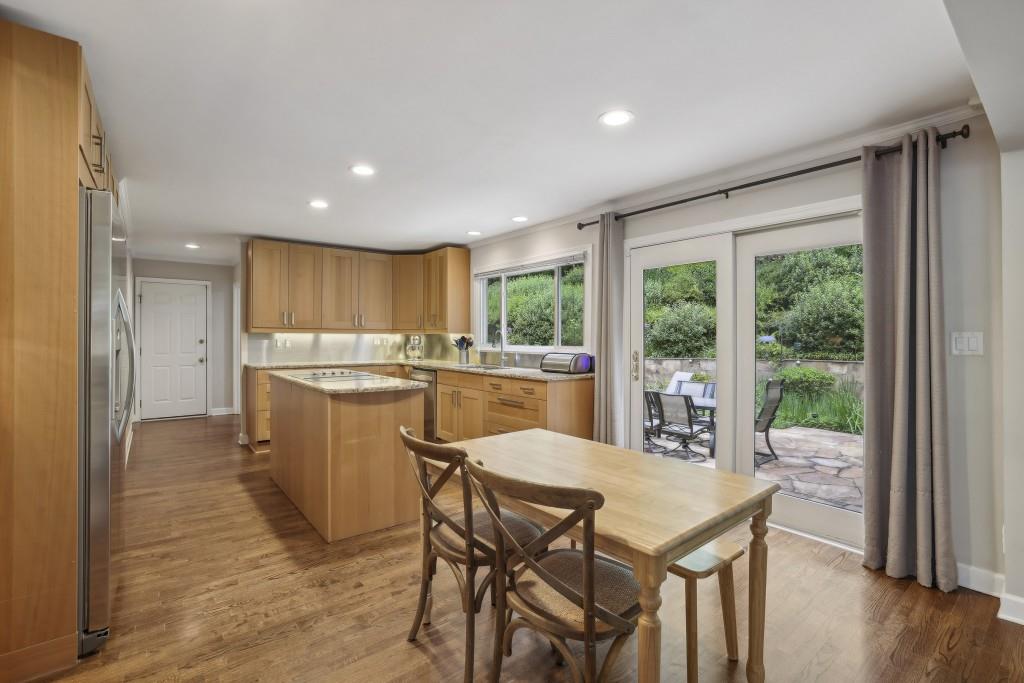 390 W Spalding Drive