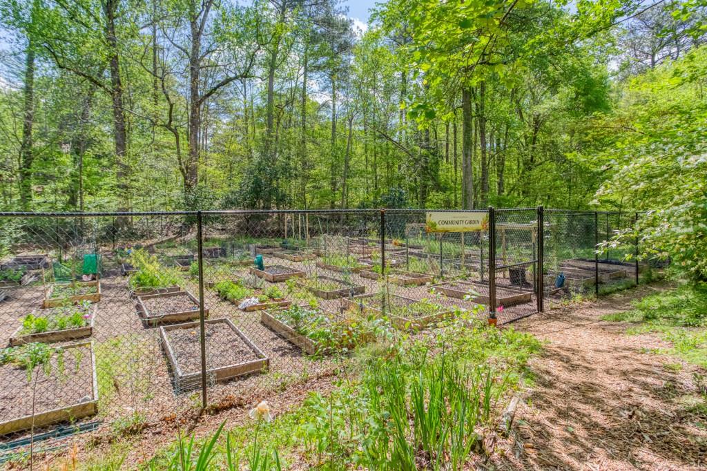 390 W Spalding Drive