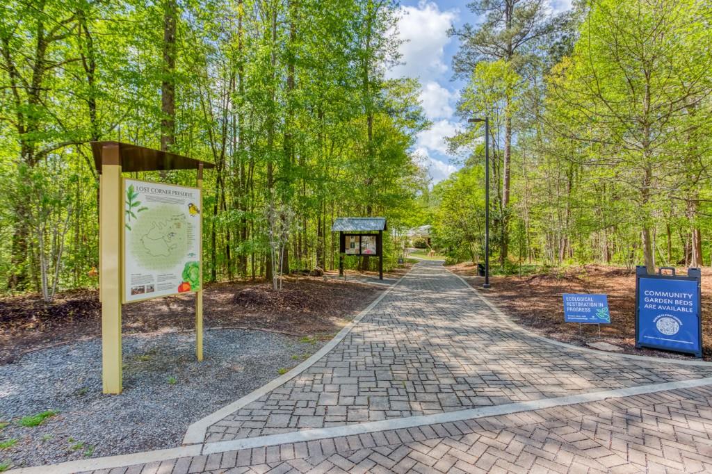 390 W Spalding Drive