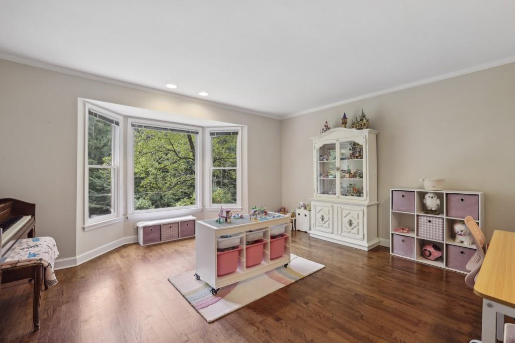 390 W Spalding Drive