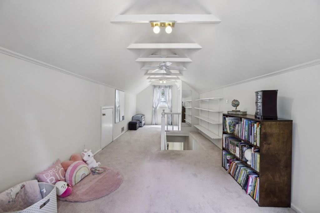 390 W Spalding Drive