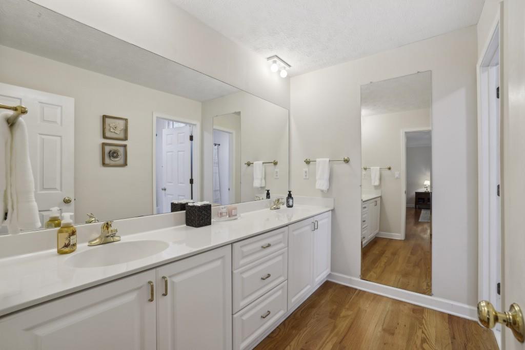 390 W Spalding Drive