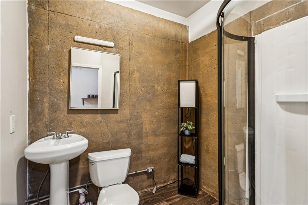 1856 Perry Boulevard NW