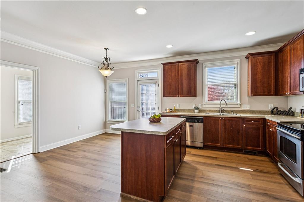 1856 Perry Boulevard NW