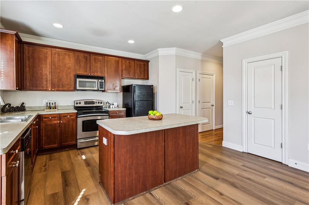 1856 Perry Boulevard NW