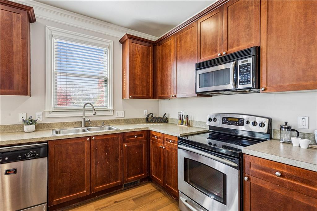 1856 Perry Boulevard NW