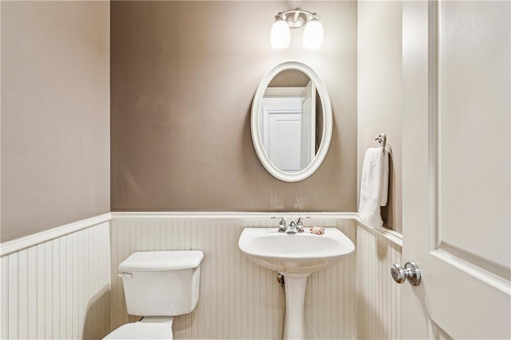 1856 Perry Boulevard NW