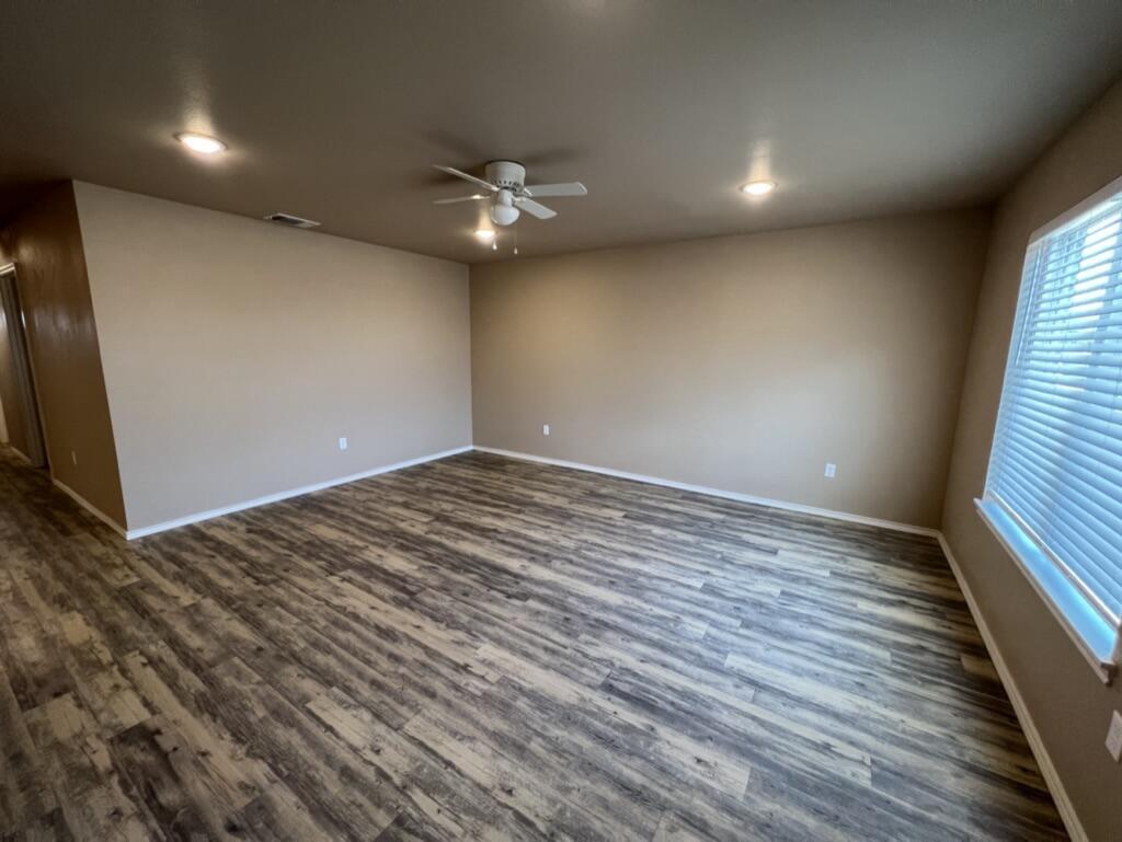2104 N Avenue K, Unit B