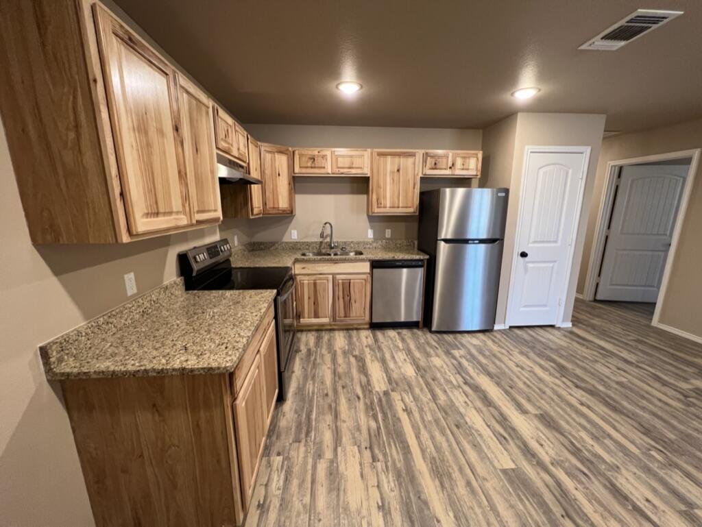 2104 N Avenue K, Unit B