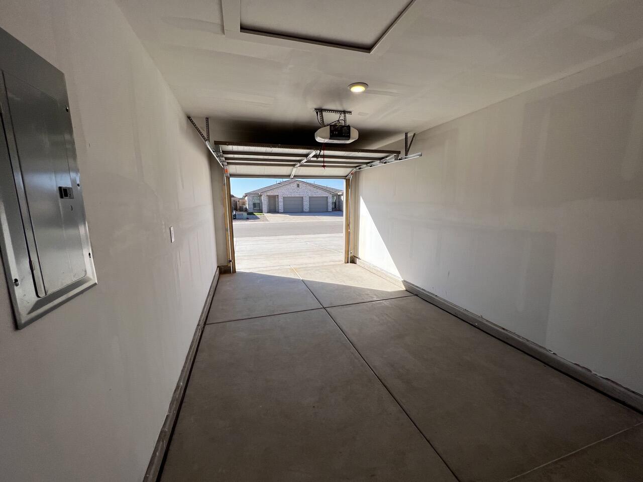 2009 Bryan Avenue, Unit a
