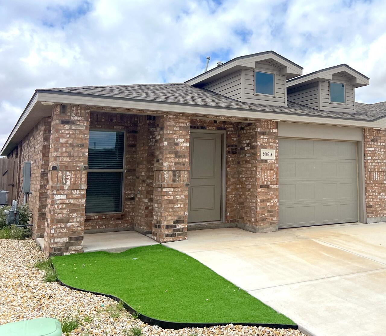2009 Bryan Avenue, Unit a