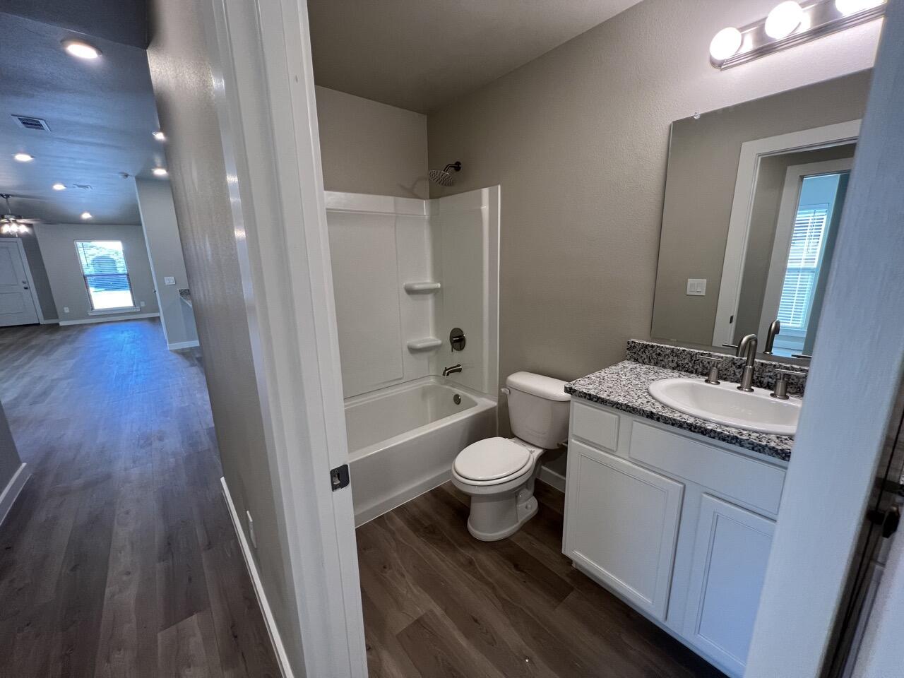 2009 Bryan Avenue, Unit a