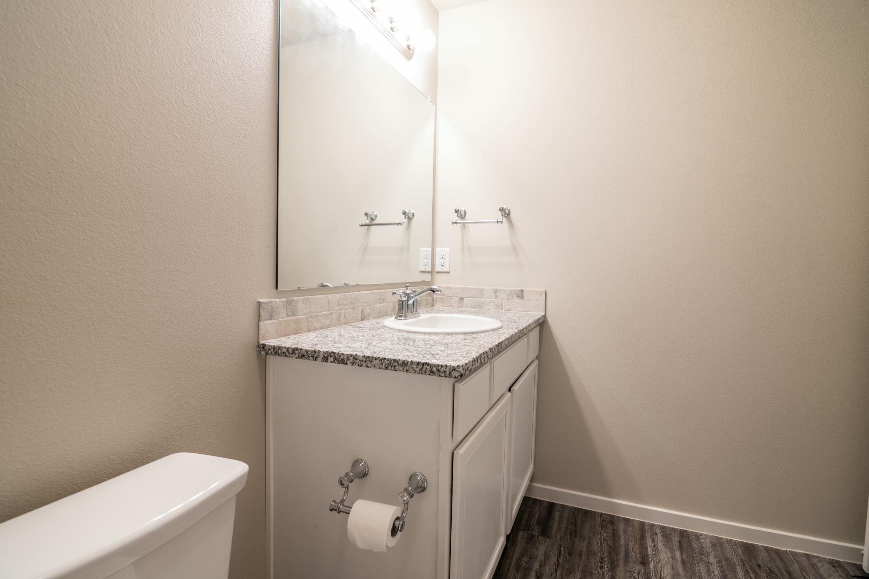 2107 N Avenue K, Unit B