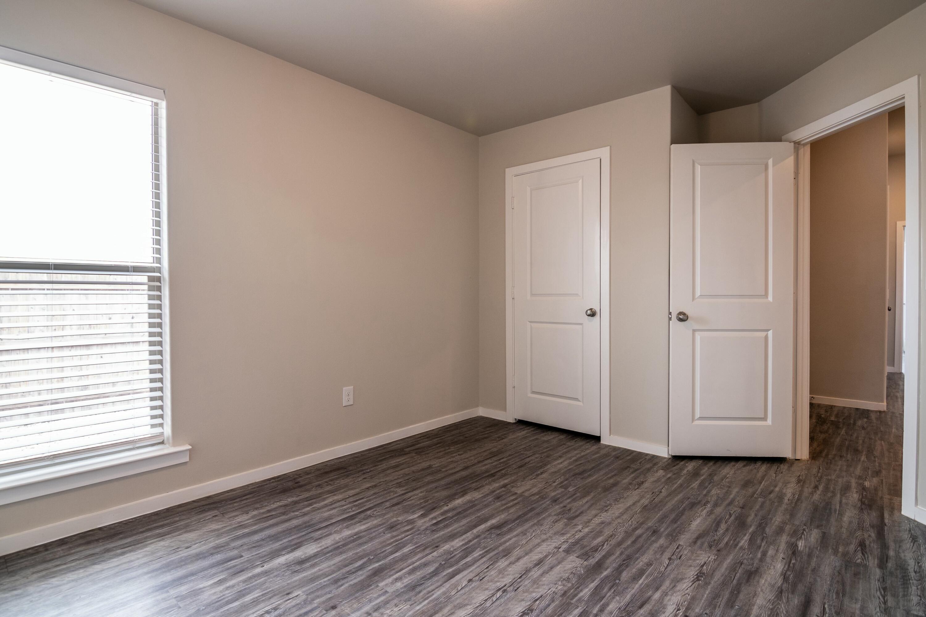2107 N Avenue K, Unit B