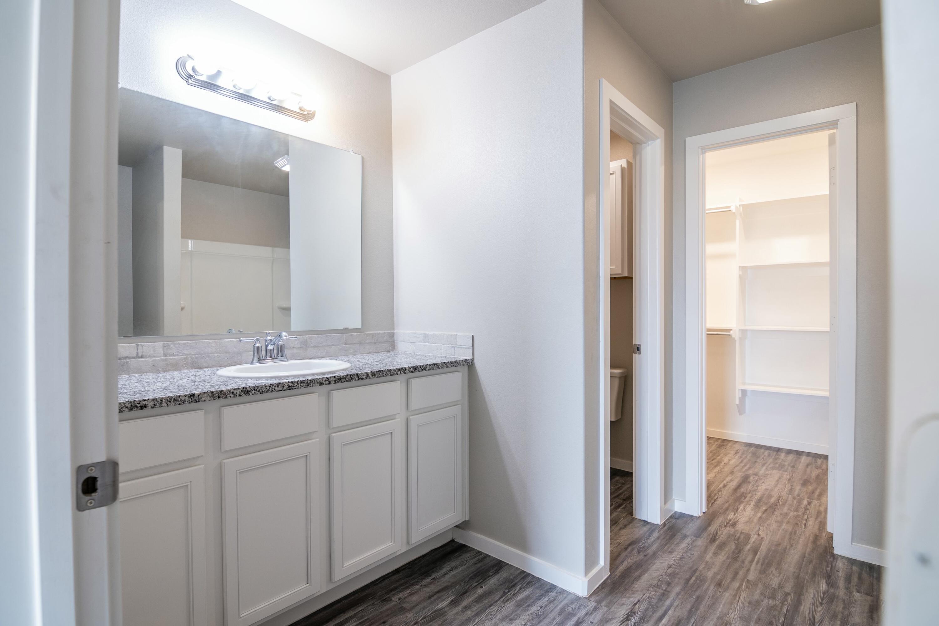 2107 N Avenue K, Unit B