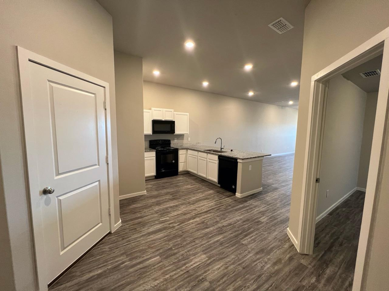 2125 N Texas Avenue, Unit B