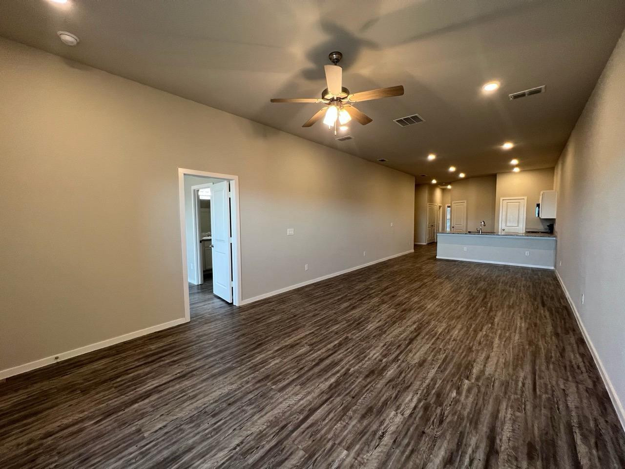 2125 N Texas Avenue, Unit B