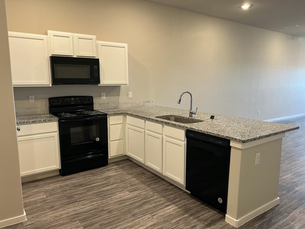 2125 N Texas Avenue, Unit B