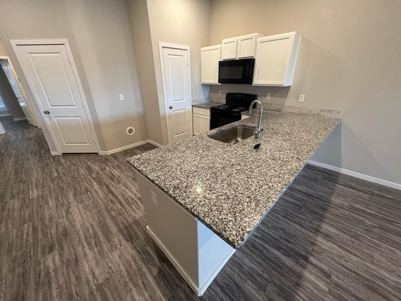 2121 N Ave J, Unit A