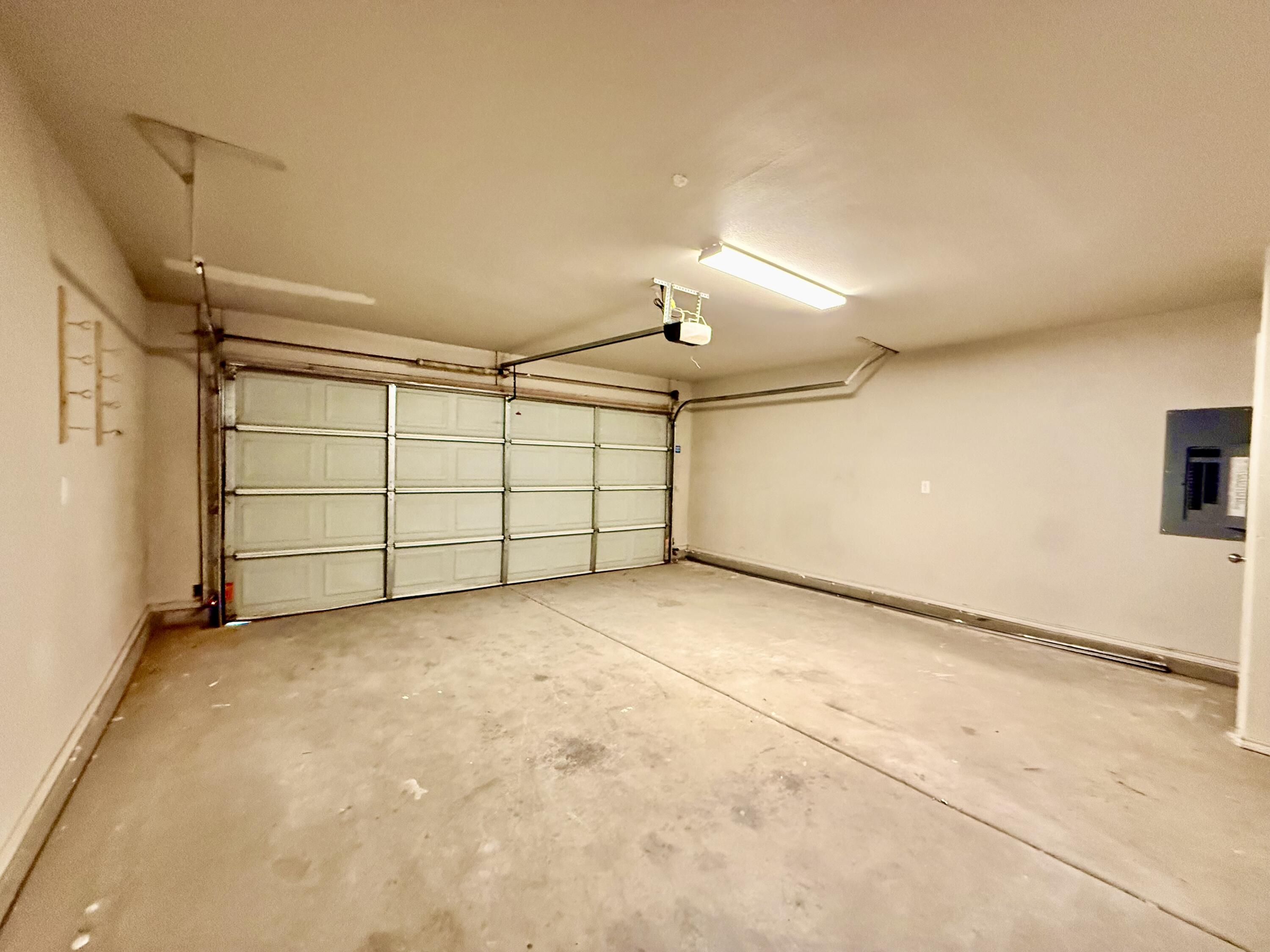 909 Manchester Court