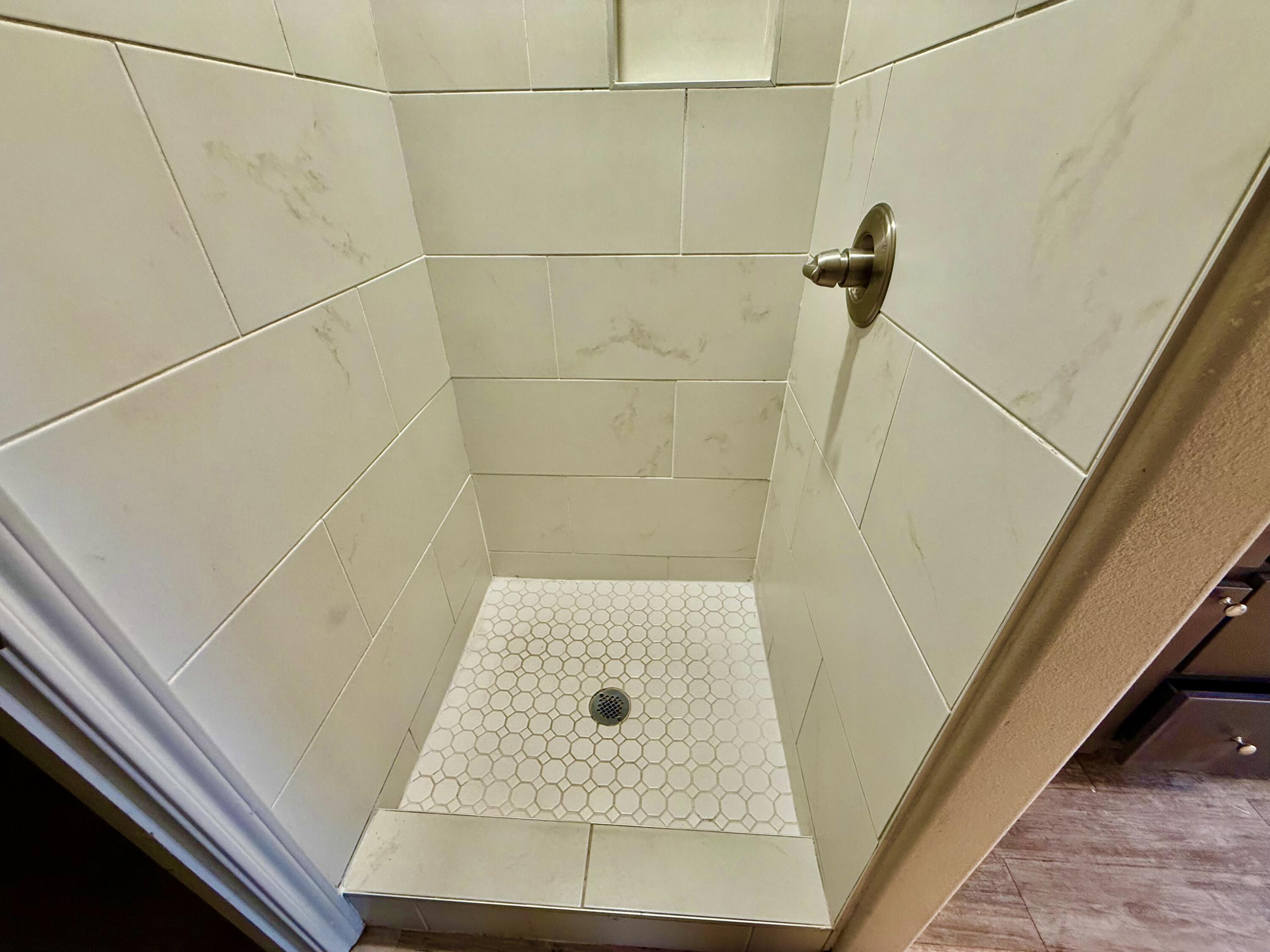 909 Manchester Court