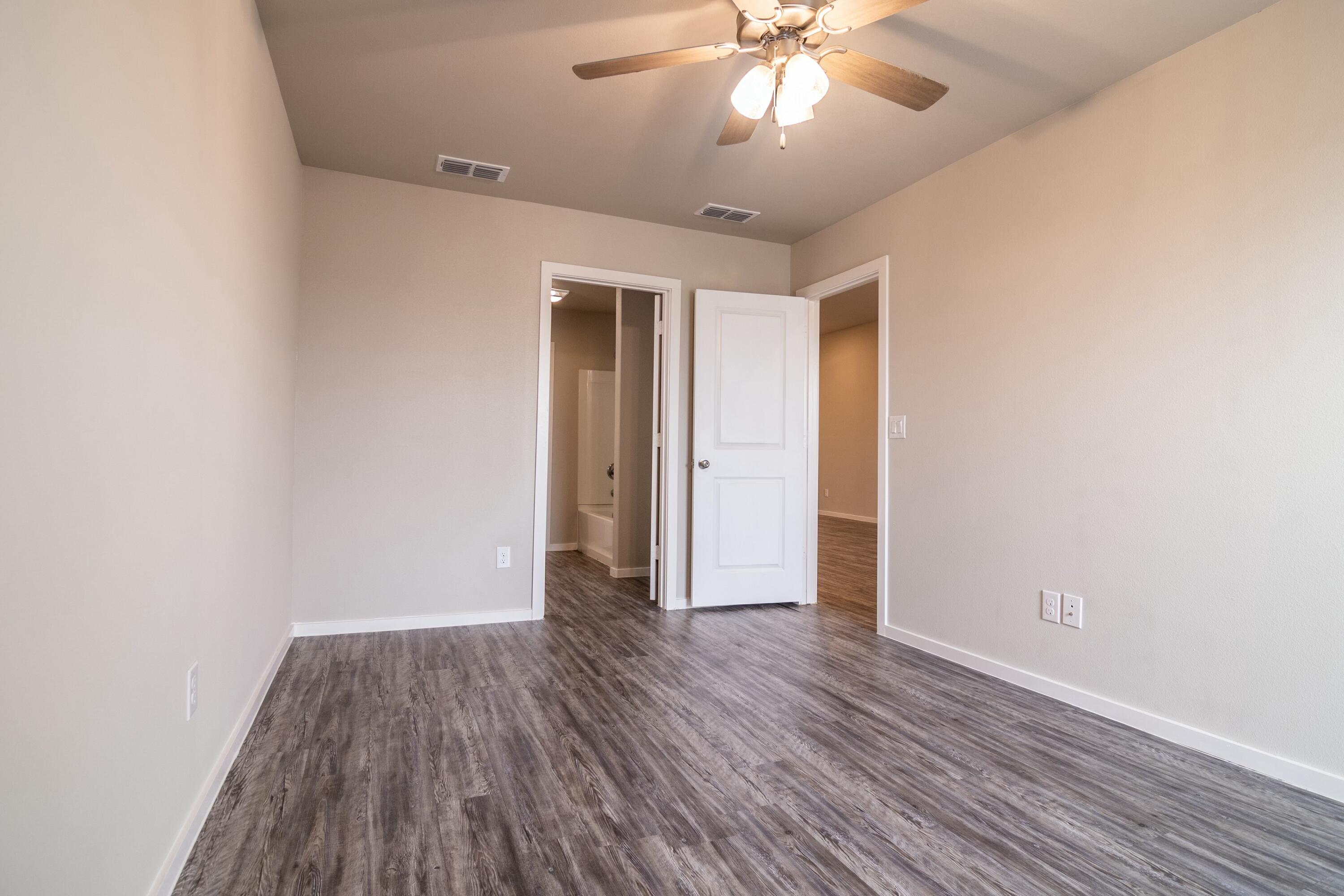 2107 N Avenue K, Unit B