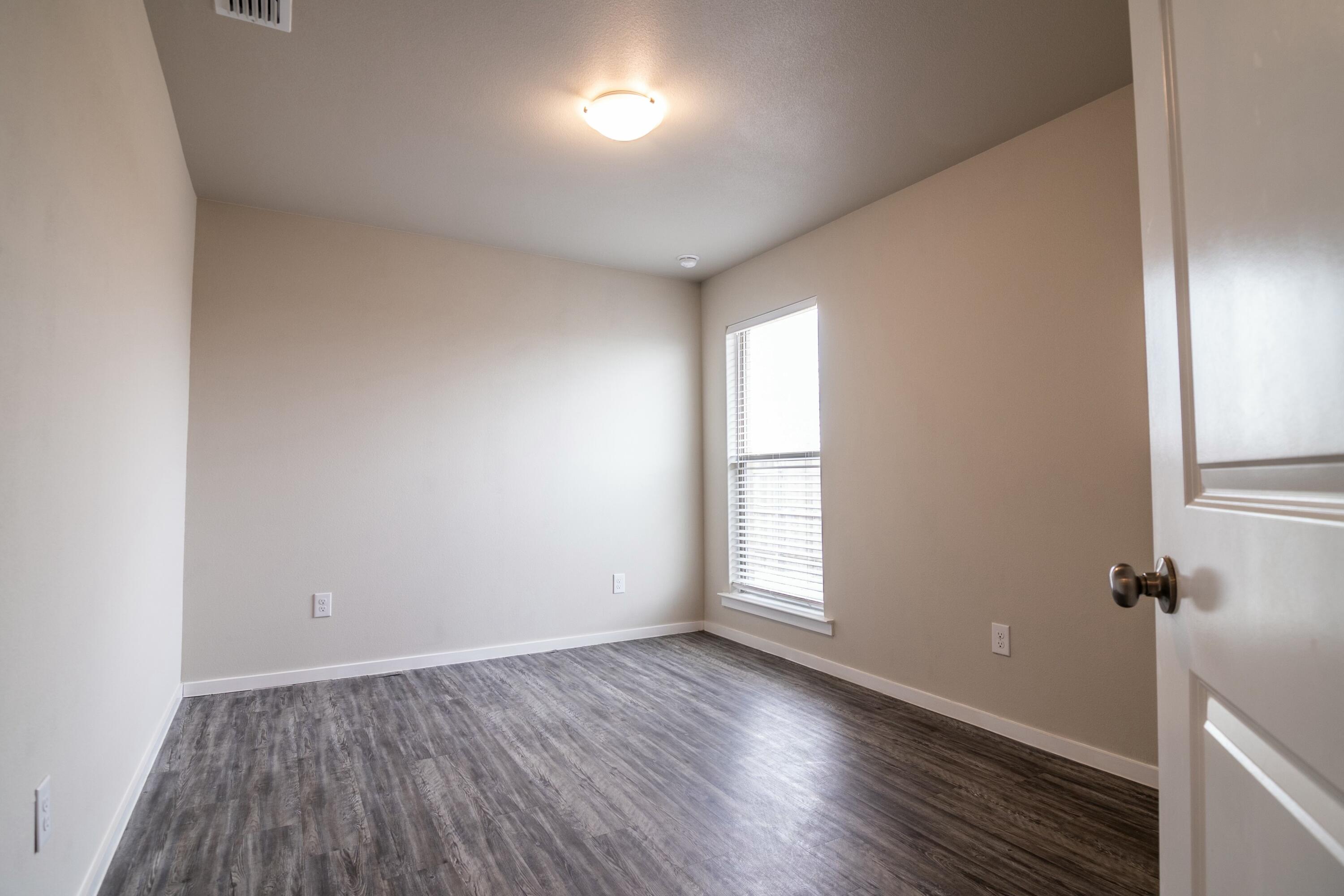 2107 N Avenue K, Unit B