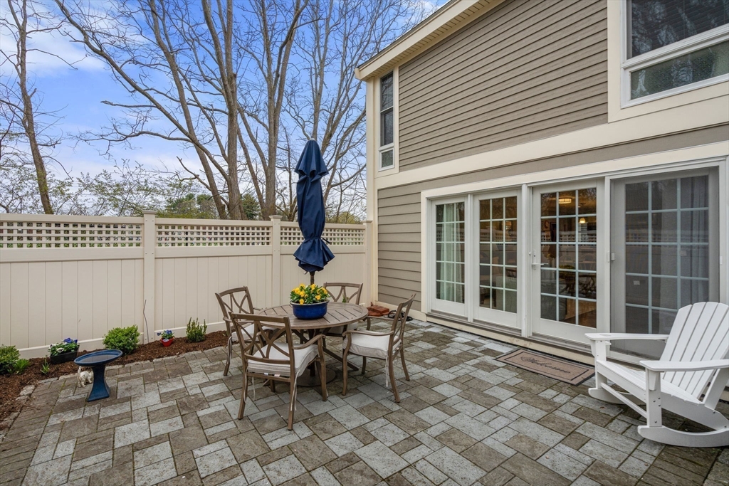 11 Oak St # 16