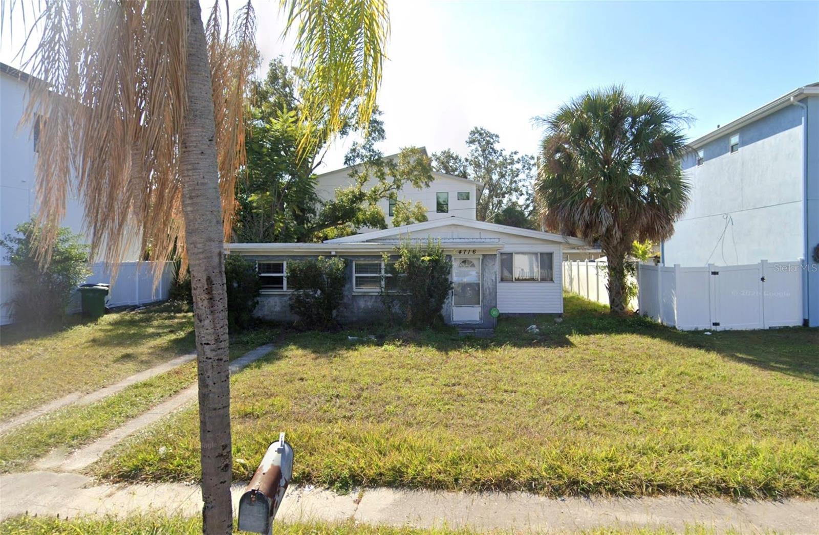 4716 W LEILA AVE