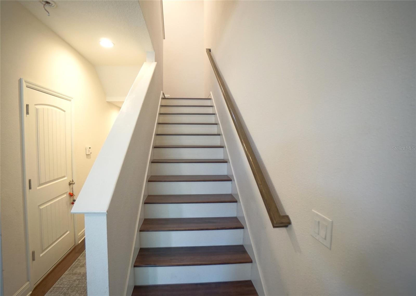 115 N ARRAWANA AVE #8