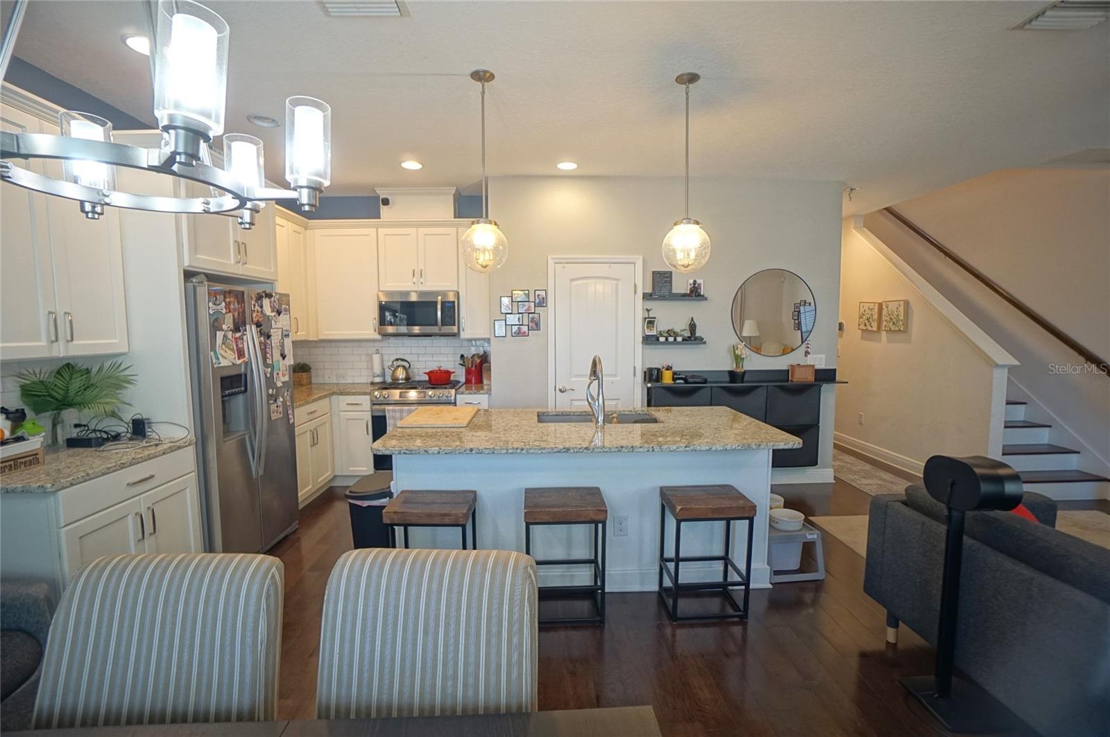 115 N ARRAWANA AVE #8