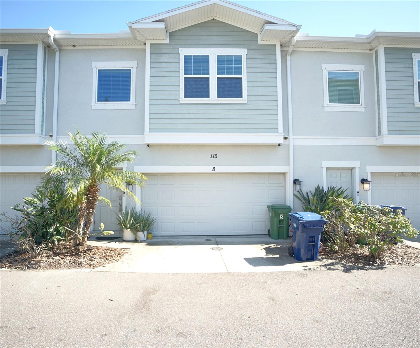 115 N ARRAWANA AVE #8