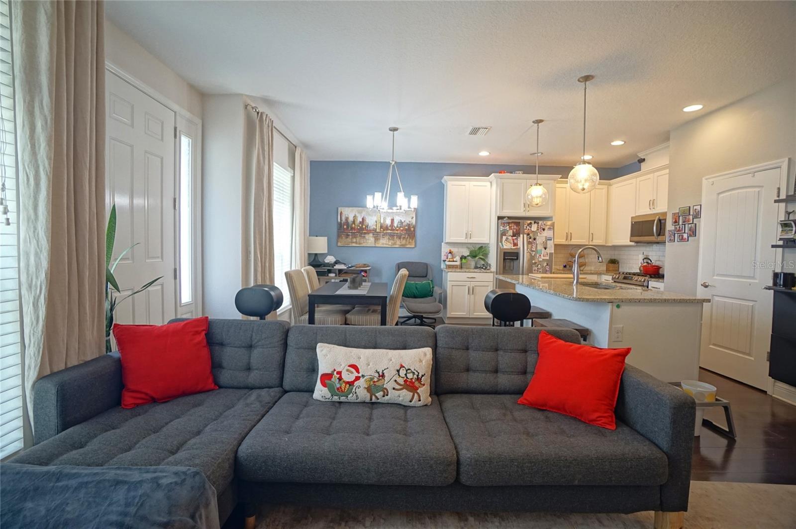 115 N ARRAWANA AVE #8