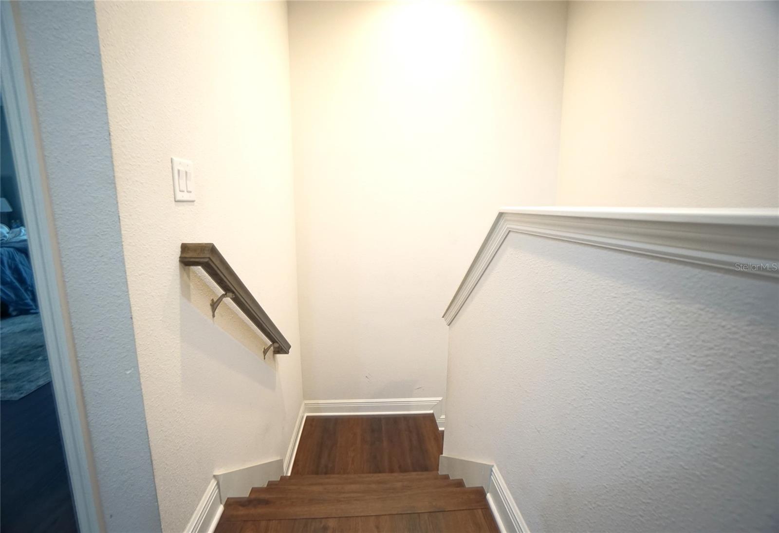 115 N ARRAWANA AVE #8