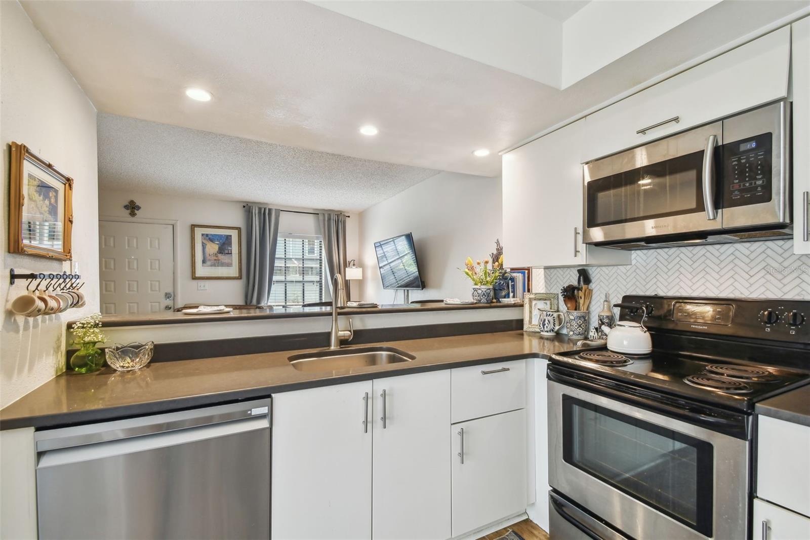 310 S DELAWARE AVE #F